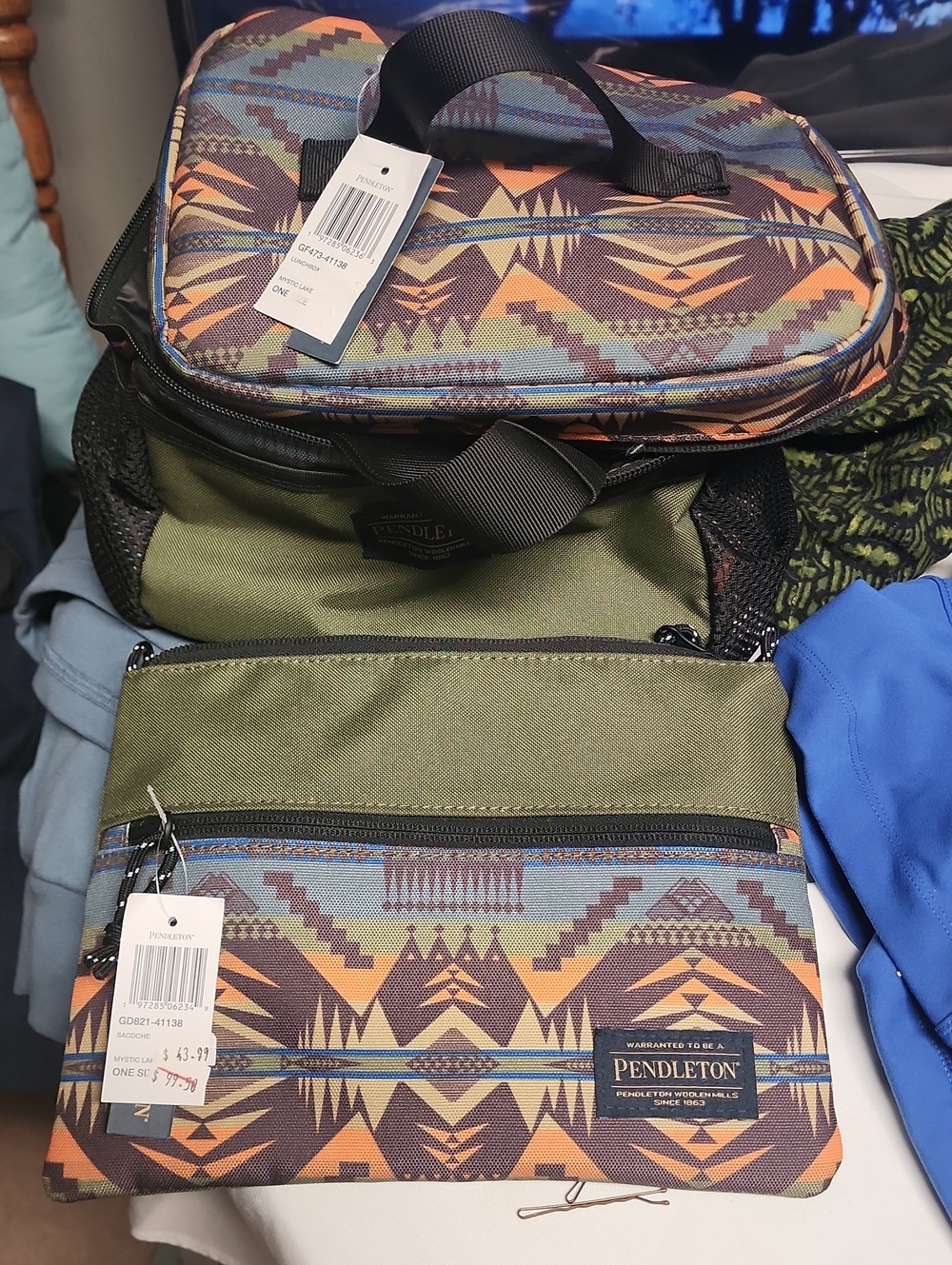 Pendleton Olive & Aztec-Pattern Messenger Crossbody Bag And Lunch Bag
